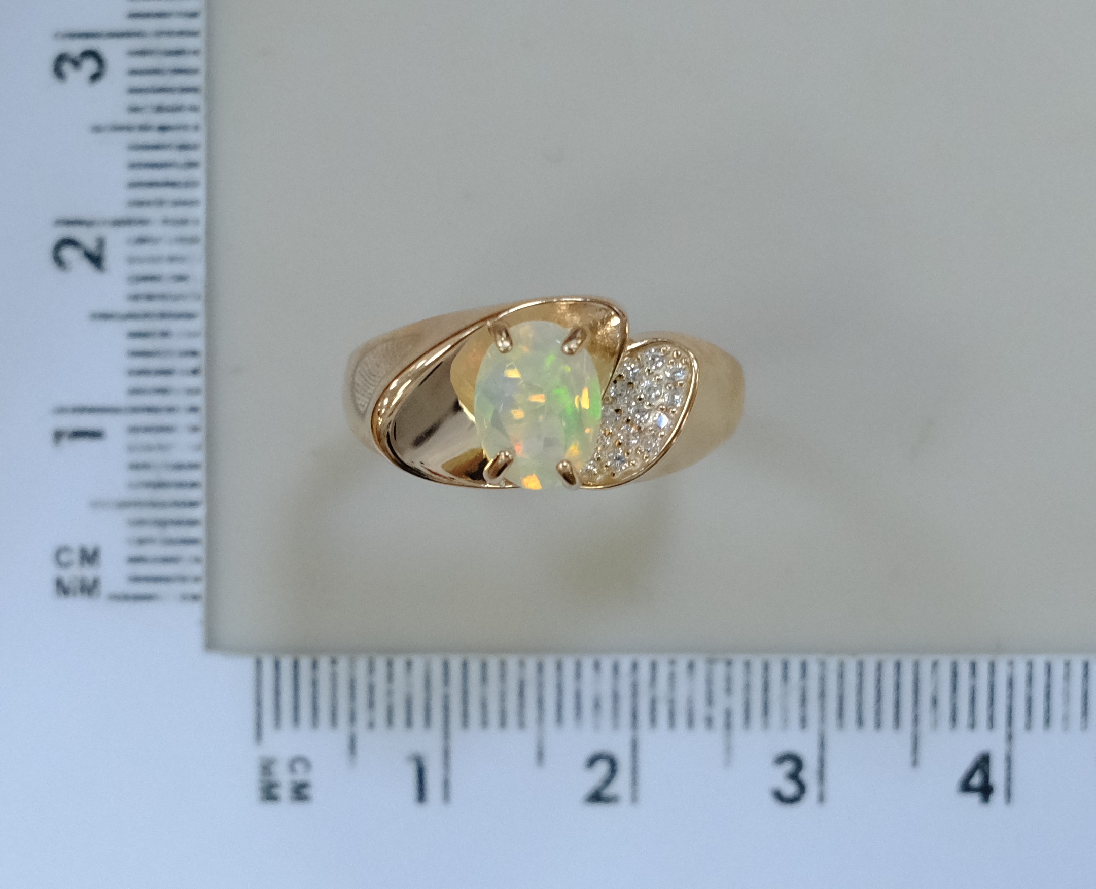Серебряное кольцо с опалом